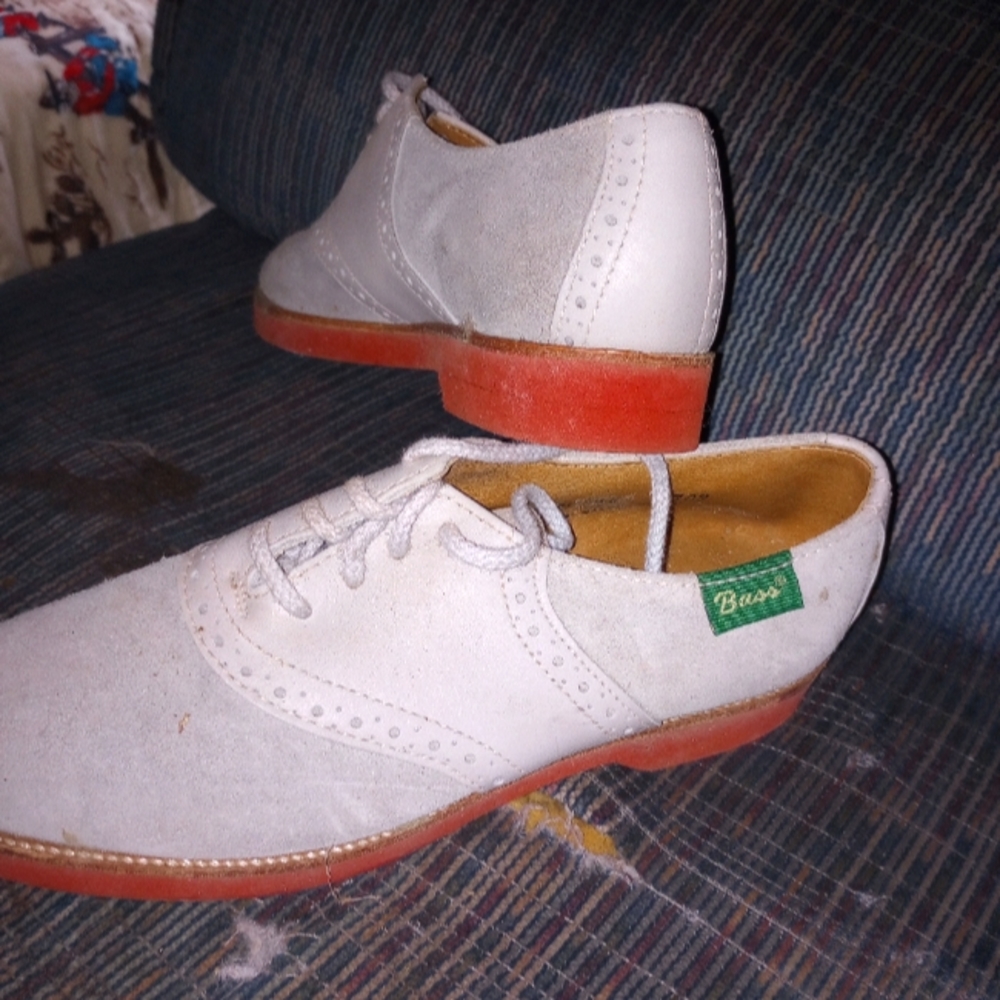 2 pairs of Barely (if ever) worn Classic VINTAGE shoes!